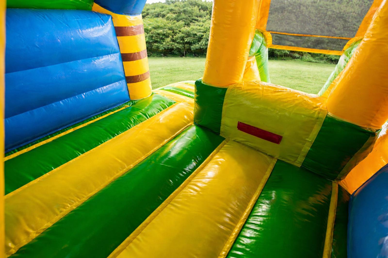 Slide Combo Dschungel Hüpfburg in Ehingen – Detailansicht